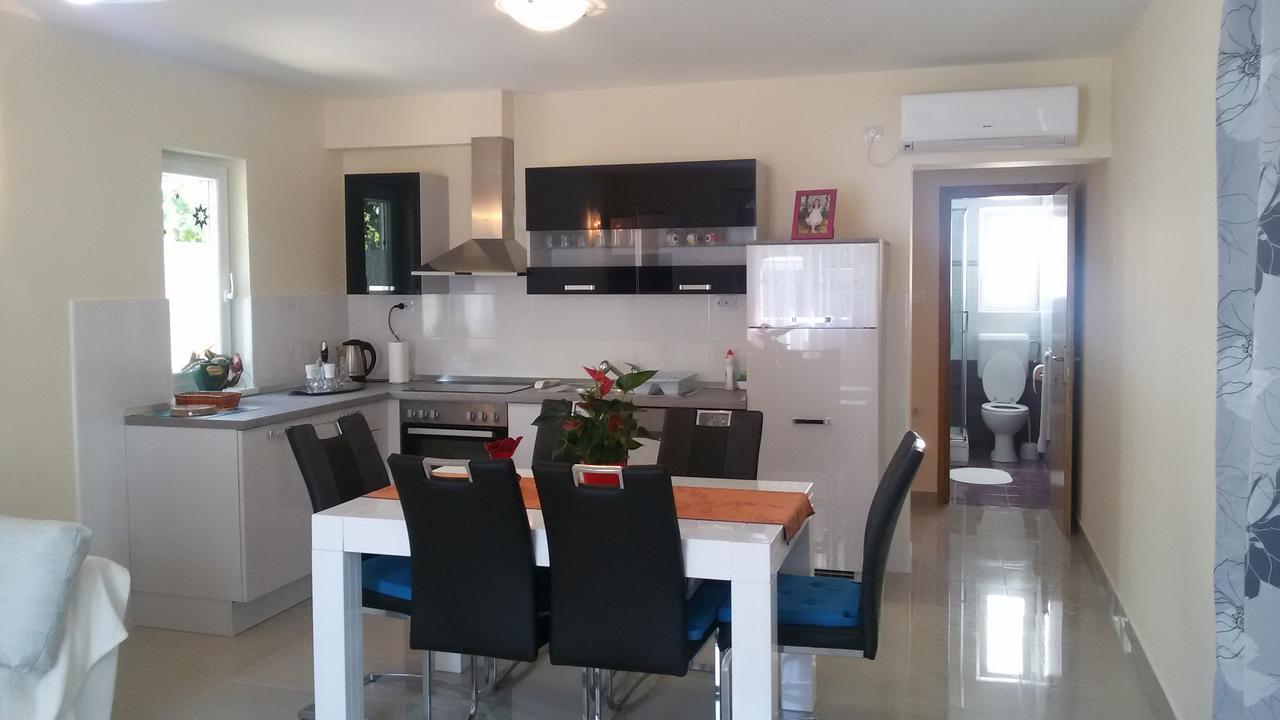 Apartment Anita Водице Екстериор снимка